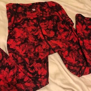Lululemon floral crop